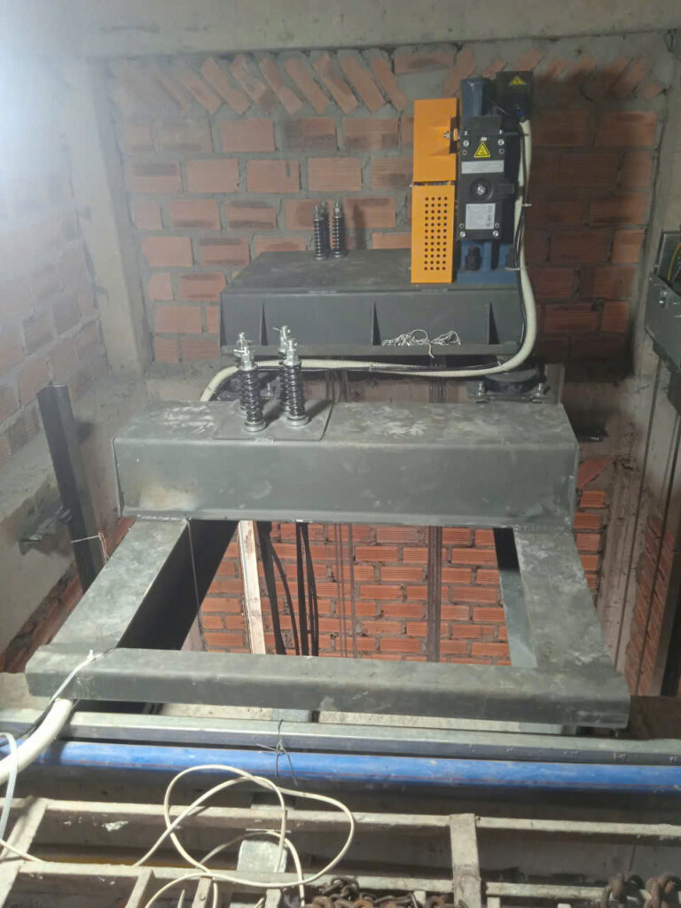 Thang máy Việt Ý - Thang thoát hiểm khách sạn - Thang máy Đà Lạt